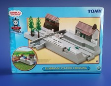 Tomy Trackmaster Motorised Elsbridge Station Crossing - Thomas & Friends (2002)