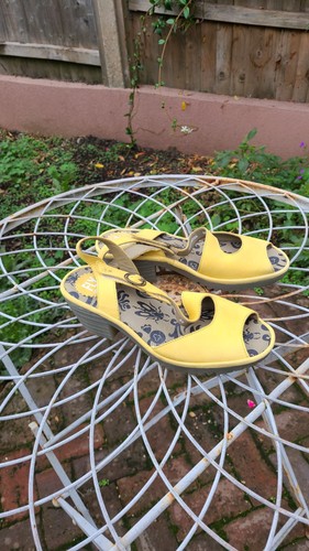 Womens summer sandals yellow
