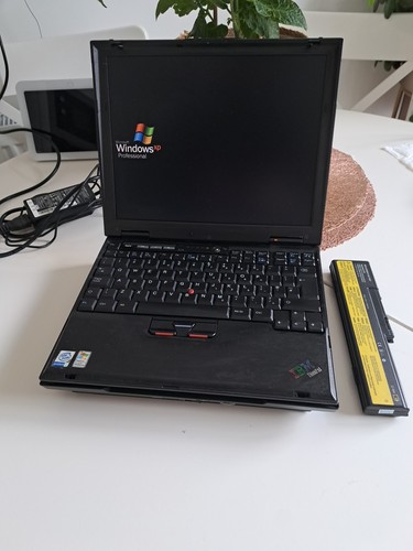 Ibm thinkpad x24 with docking - ibm,