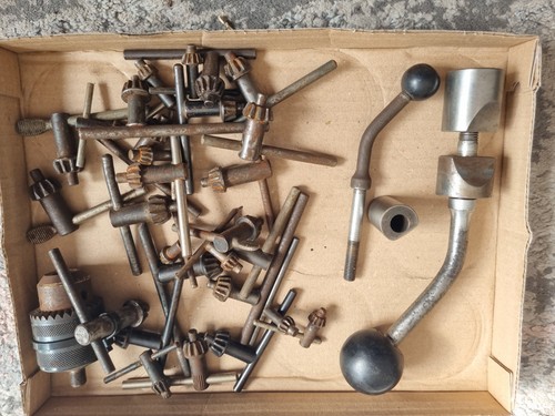Drill head locking - locking, handles