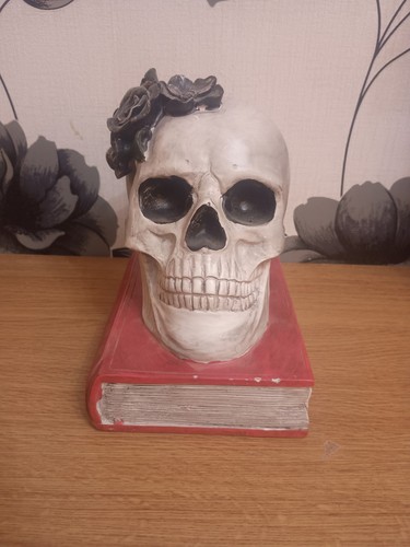 Resin gothic skull - resin,