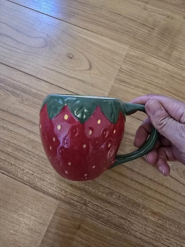 Ceramic strawberry shaped mugs - strawberry,
