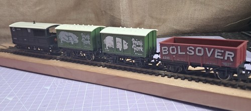 Hornby freight wagons - freight, r216