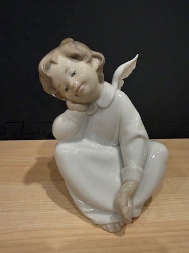 Lladro angel dreaming - ‘angel, dreaming’