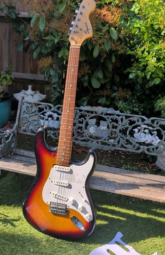 Fender squier stratocaster - ,
