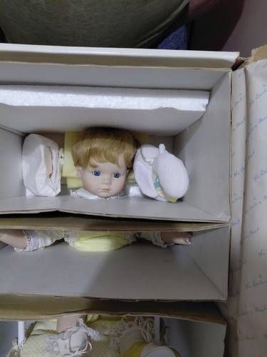 Danbury mint baby - danbury, doll