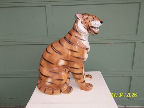 Stunning large vintage - stunning,