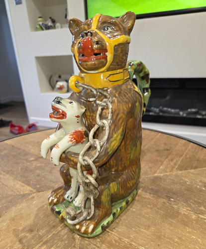 Staffordshire pottery bears - pottery, 'bears