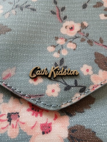 Beautiful brand new cath - beautiful,
