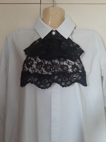 Black lace frilly jabot - black,