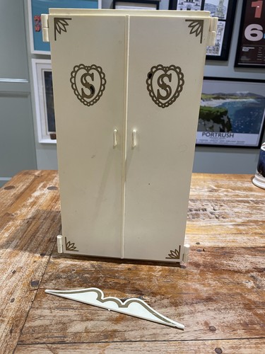 Vintage sindy wardrobe - vintage,