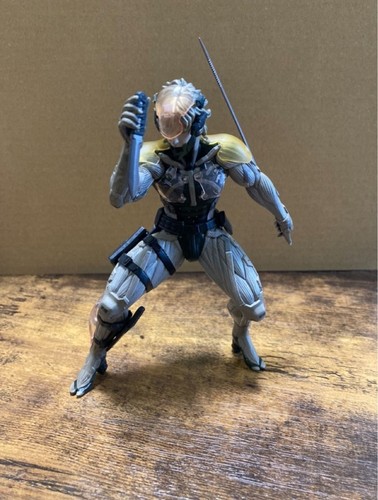 Medicom udf metal gear - medicom, solid