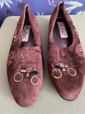 Fabulous Vintage Gino Ventori Suede Embroidered Shoes, Carriage & Rope Detail! 