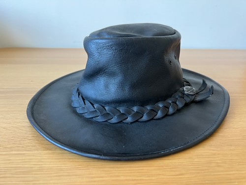 The australian bush - bush, hat
