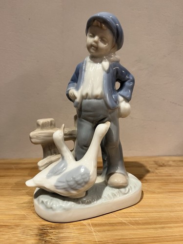 Vintage porcelain figurine - porcelain,
