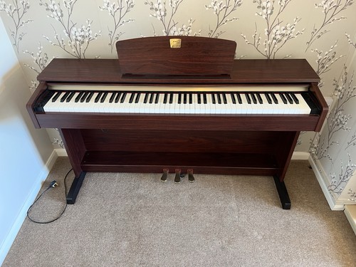 Yamaha clavinova clp 320 - -,