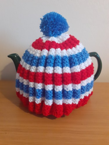 Hand knitted tea cosy - knitted,