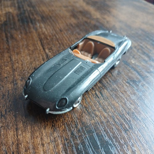 Corgi toys 307 - corgi, e-type