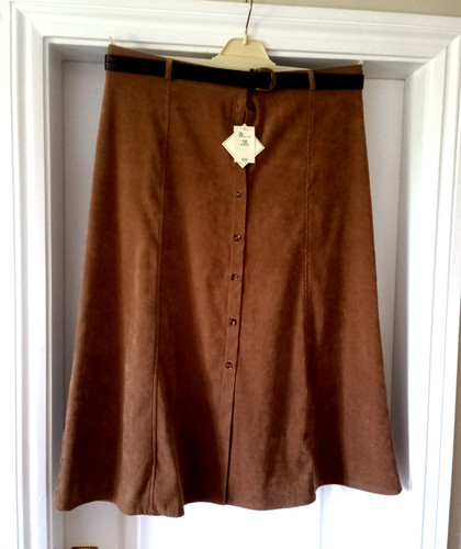 Bnwt ladies skirt - size, 16