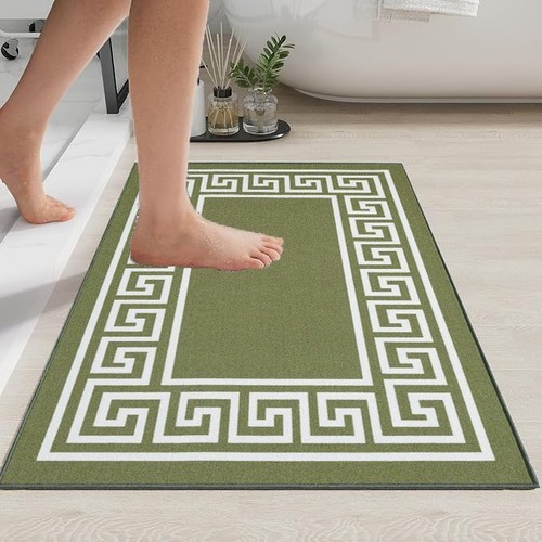Non slip bath mat water - slip,