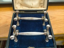 Boxed Walker & Hall 2 x Antique Vintage Silver Metal Knife Rests Sheffield
