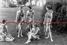 F002384 Females Dressed In Animal Skins