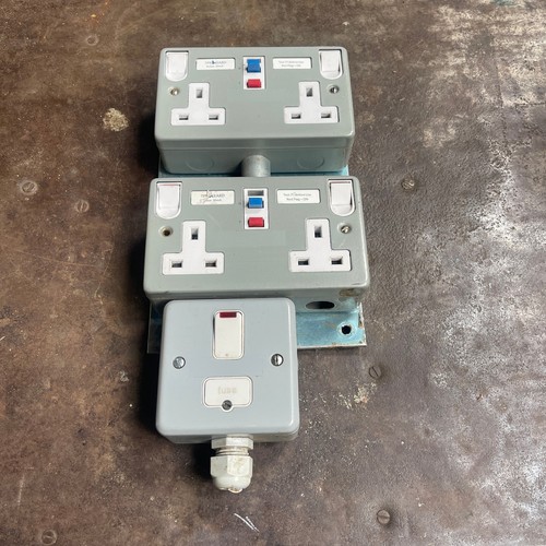 Gang switched socket - 2-gang, mk