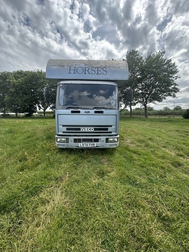 Horse box with living - box,