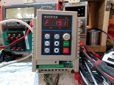 used, good working condition VFD 1hp plus 1/2hp motor 240v 3ph with pulley