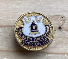 RARE VINTAGE  EVERTON F.C  ENAMEL ROUND BADGE 