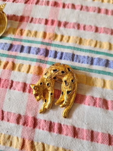 Vintage gold tone crouching - vintage,