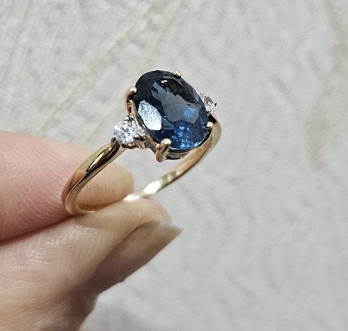 9ct oval natural blue - ,