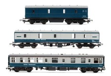 LIMA/MAINLINE 'OO' GAUGE RAKE OF 3 1X BR BLUE GUV 1X MOTORAIL GUV 1X BUFFET CAR
