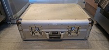 Soundlab flight cases 21” x 18” x 5½” internal dimensions. With dividers suitab