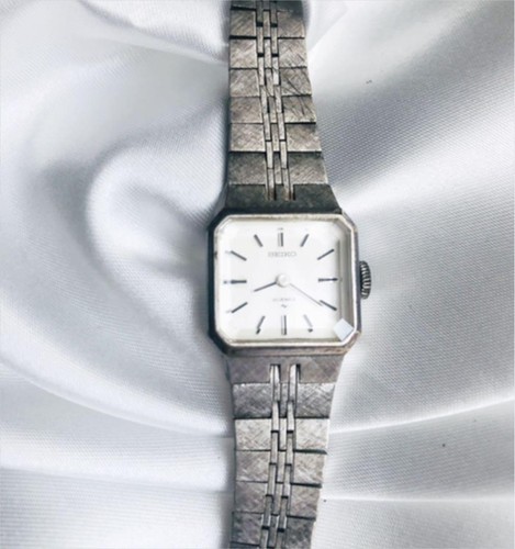 Seiko women antique watch - women's,