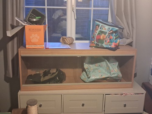 Large vivarium suitable - , a