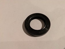 Genuine Yamaha Rear Wheel Oil Dust Seal 93105-32008 32x52x8mm TX500 XS500 73-75