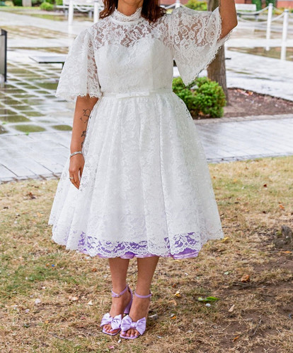 One off white lace - one,
