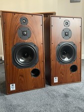 Harbeth Super HL5 Plus XD including Hi-Fi Racks stands