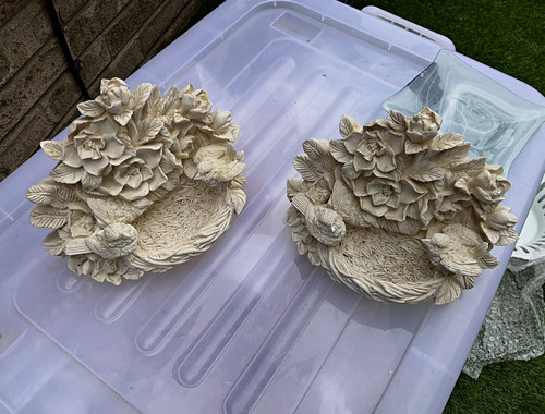 Pair cream resin - pair, wall