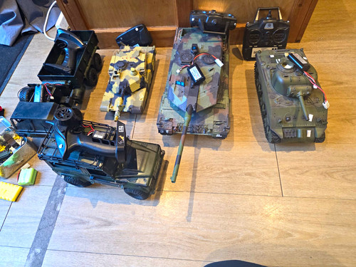 Henglong tanks and 4x4 - bb, rc