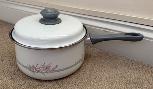Vintage swan enamel - vintage,