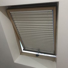 SKYLIGHT PLEATED BLIND TO FIT VELUX SIZES GGL, GHL, GPL SIZE 102 - THERMAL