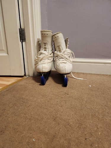 Female ice figure skates - female,