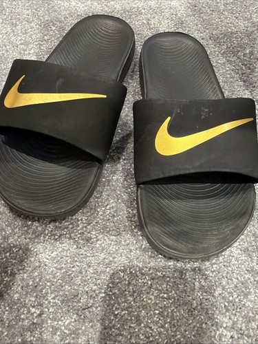 Black and gold nike - sawa, pool