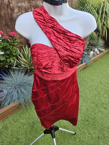 Lipsy london red one - london,
