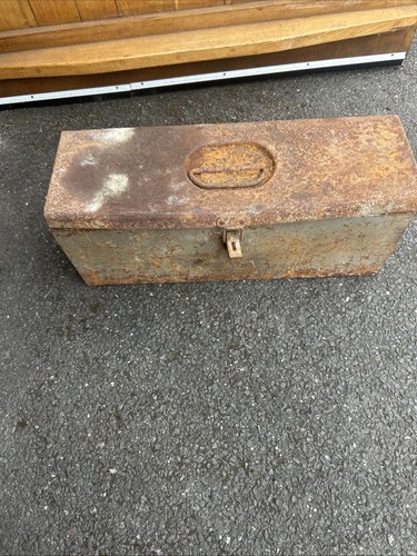 Vintage metal tool box - metal,
