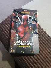 Hot Toys Deadpool battling version complete deadpool and wolverine
