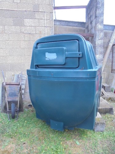 Bunded fuel tank with - bunded, pump