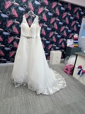 White lace, plus size wedding